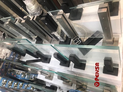 پایه های اسپیگات نرده شیشه ای 