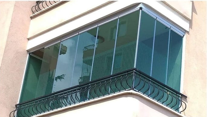 بالکن شیشه ای ریلی تاشو 