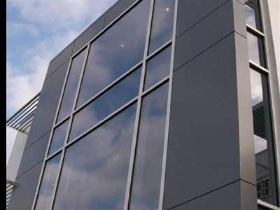 بزرگترین پنجره دوجداره ساختمان